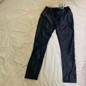 NWT Lysse faux leather leggings in midnight navy blue sz M